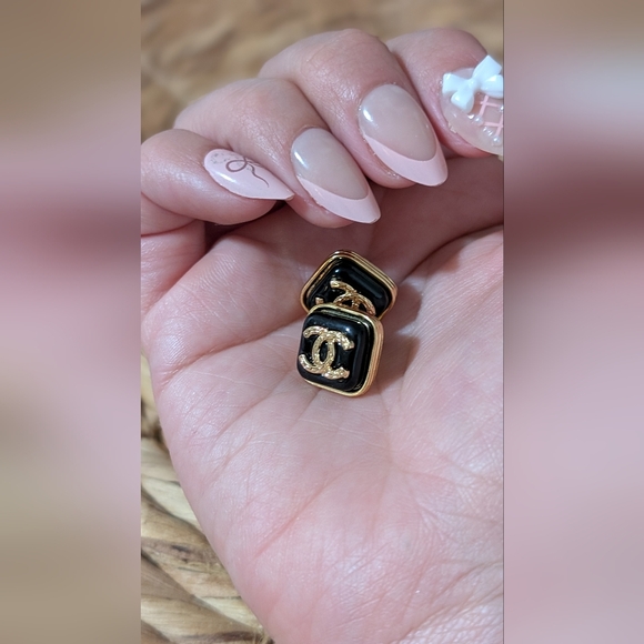 Luxury Chic Gold and Black Logo Earrings "Chanel" Style - Picture 5 of 7